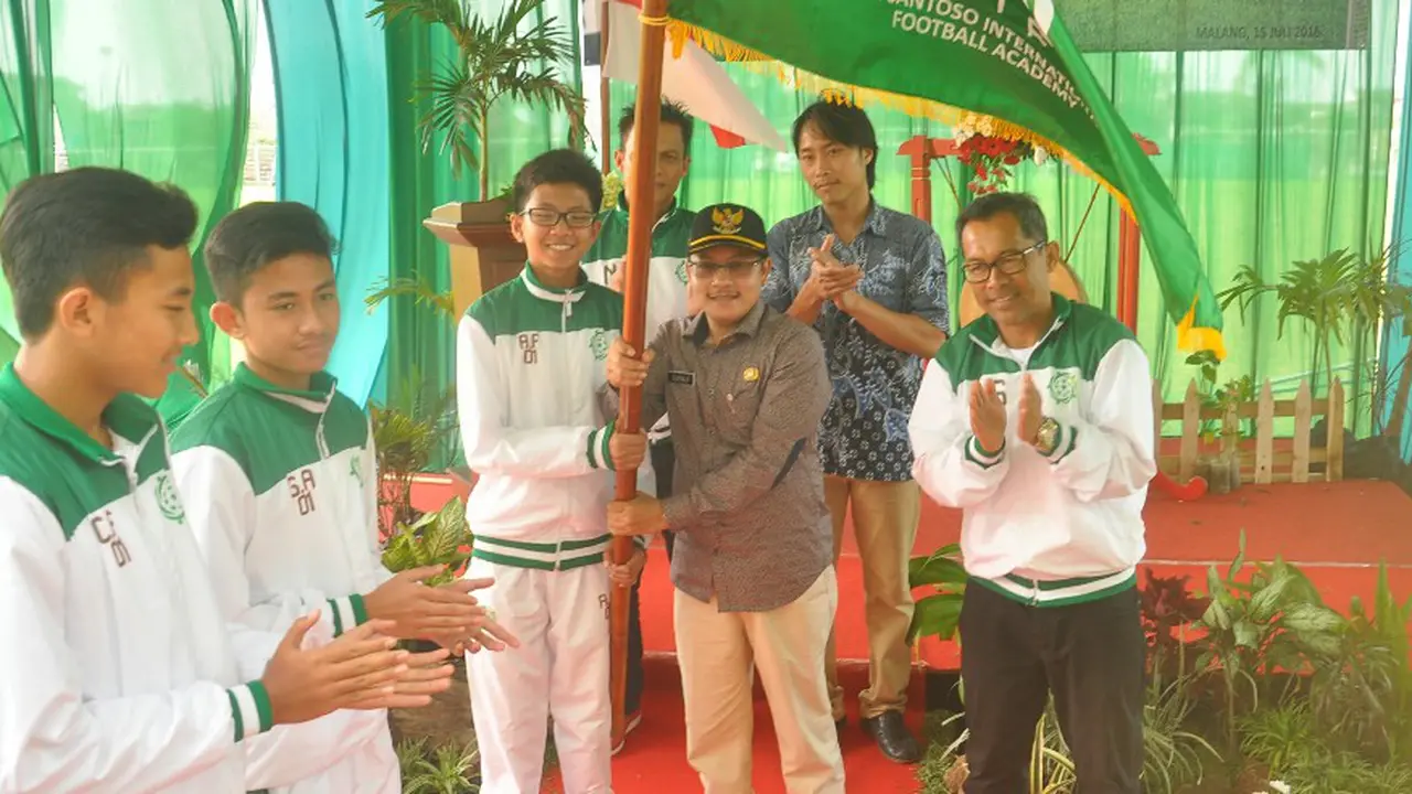 Akademi sepak bola Aji Santoso