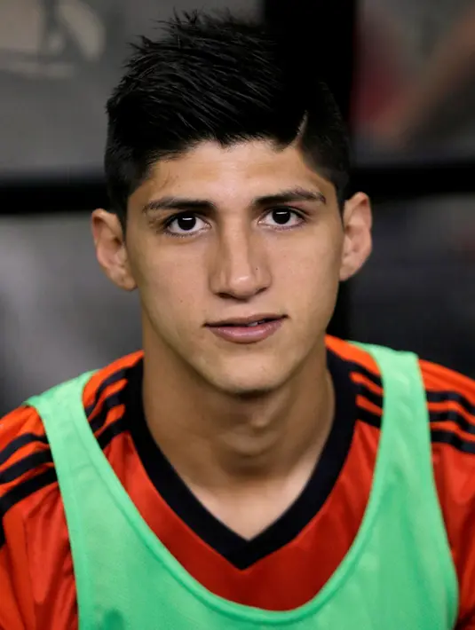 Pemain yang sekarang membela tim Yunani, Olympiakos ini diculik setelah meninggalkan sebuah pesta dengan pacarnya dan saat perjalanan pulang kendaraan mereka dikepung sejumlah truk dengan sejumlah orang bertopeng. (REUTERS/Henry Romero)