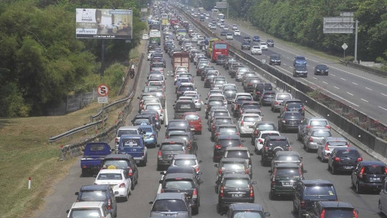 Libur Lebaran, Tol Jagorawi arah Puncak macet parah hingga 20 km