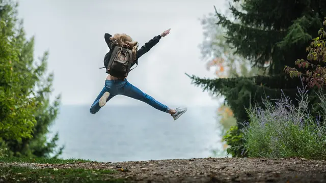 Arti Mimpi Jatuh dari Ketinggian yang Penuh Tekanan