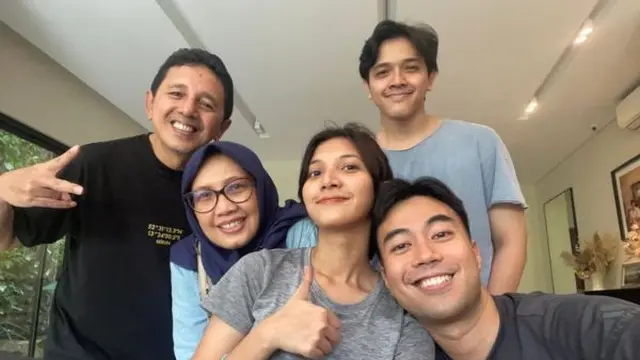 Potret Kedekatan Vidi Aldiano Bersama Mertua/instagram @lindamelinda19