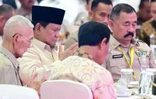 VIDEO: Momen Prabowo & Jenderal Sepuh Try Sutrisno Satu Meja Halal Bihalal Purnawirawan TNI