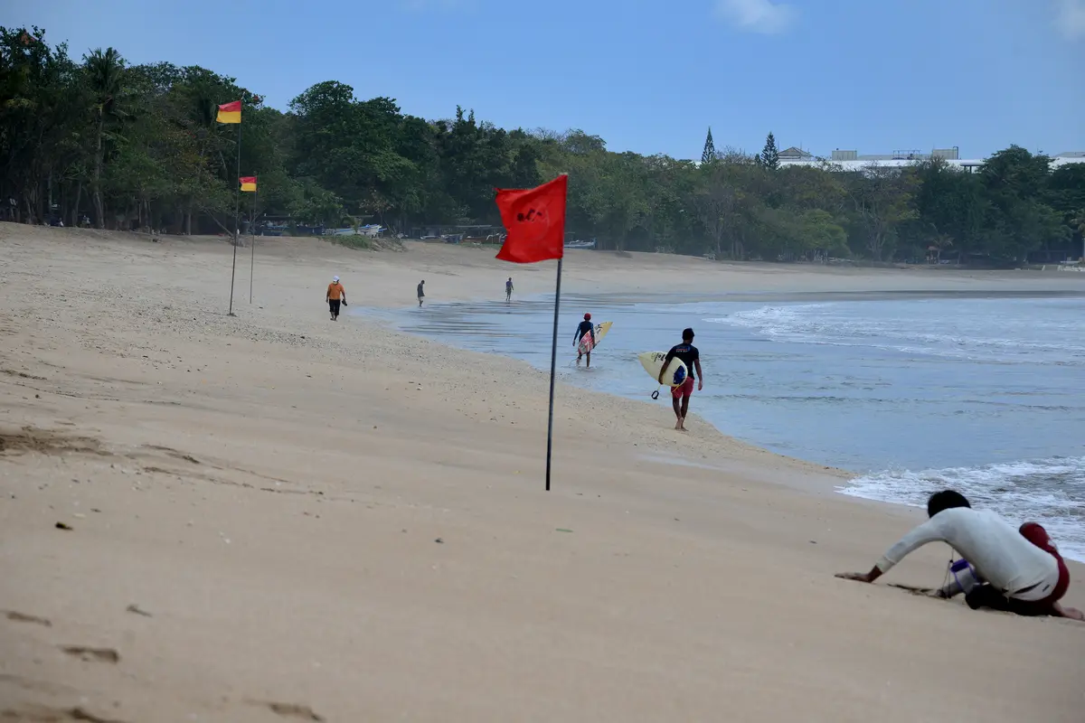 Pantai Kuta Bali Bersiap Sambut Turis Asing