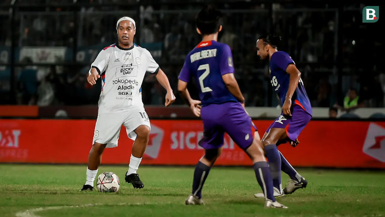 Foto: Diperkuat Ronaldinho, RANS Nusantara FC Tumbang dari Persik Kediri Pada Ajang Trofeo Meet the Star
