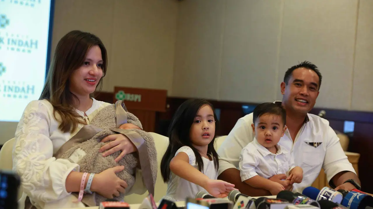 Nia Ramadhani dan Ardie Bakrie