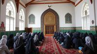 Kuatkan Program Pesantren Ramah Anak, Kemenag Targetkan 512 Percontohan. Foto dibuat oleh AI.
