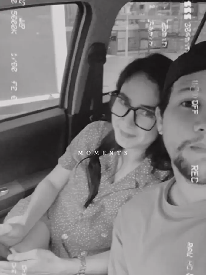 [Fimela] 6 Potret Romantis Stuart Collin dan Kekasih Saat Liburan di Luar Negeri