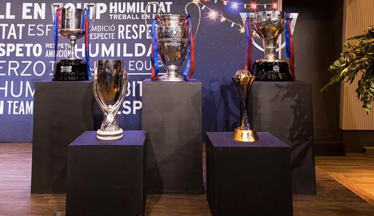 Deretan trofi yang diraih Barcelona FC pada tahun 2015, Juara La Liga 2014/2015, Copa del Rey 2015, UEFA Champions League 2015, UEFA Super Cup dan FIFA Club World Cup.(Photo/FCB Site)