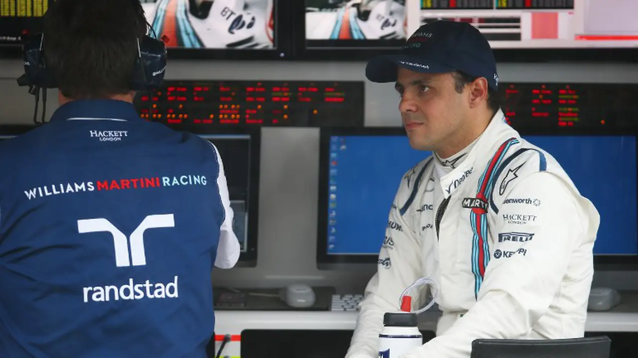 Felipe Massa Nyaris Tabrak Bos Ferrari