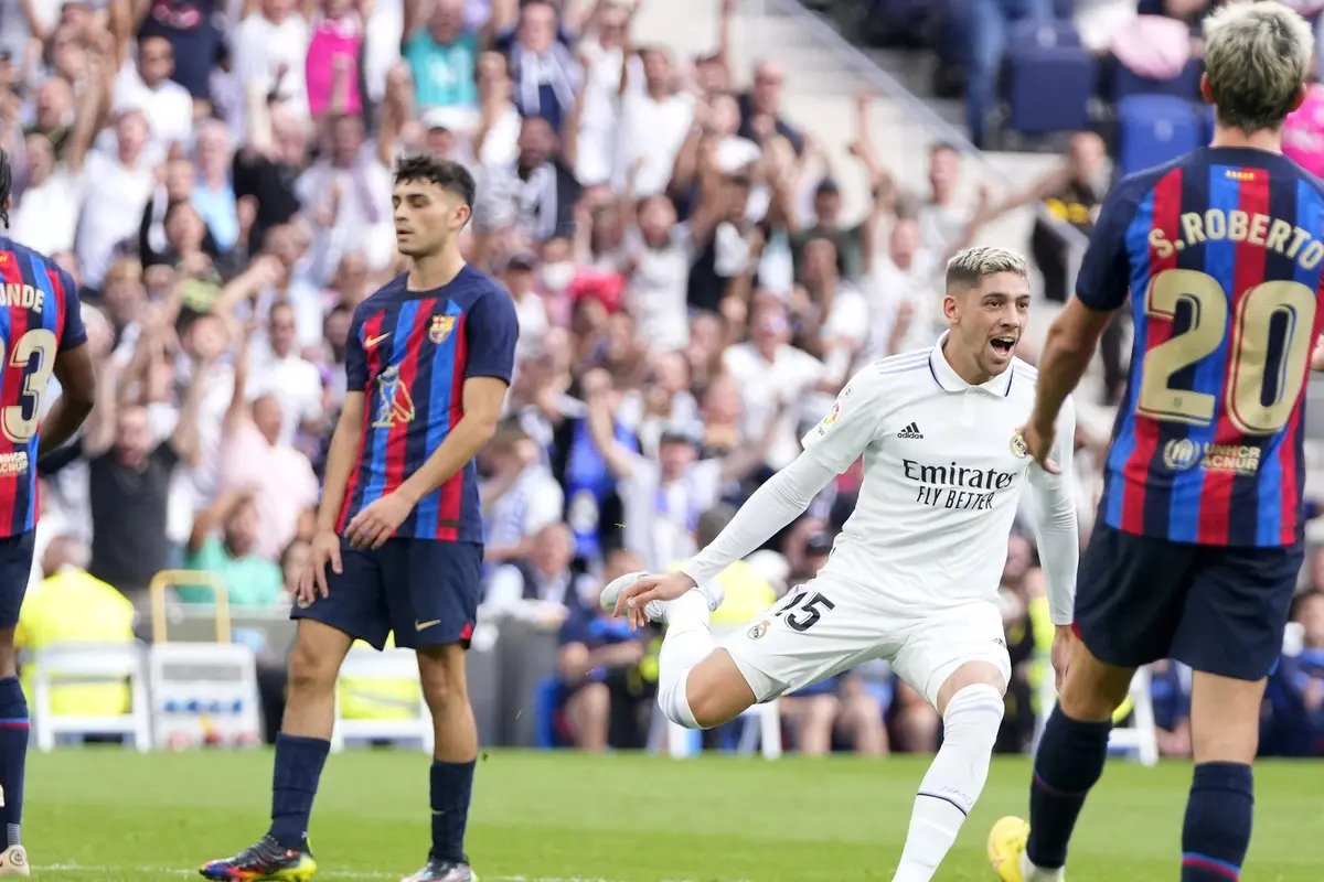 Foto: Barcelona Keok dari Real Madrid di Laga El Clasico Perdana Robert Lewandowski