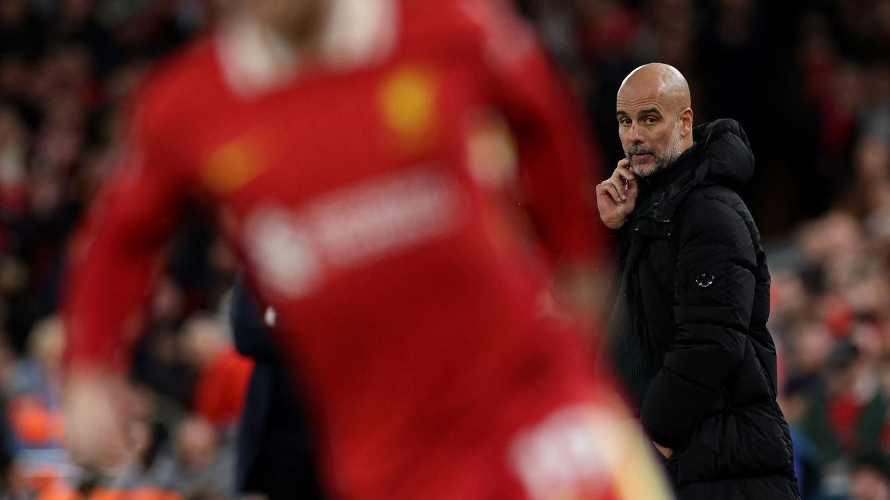 Gaya Pep Guardiola Pamer 6 Jari untuk Balas Ejekan Pendukung Liverpool