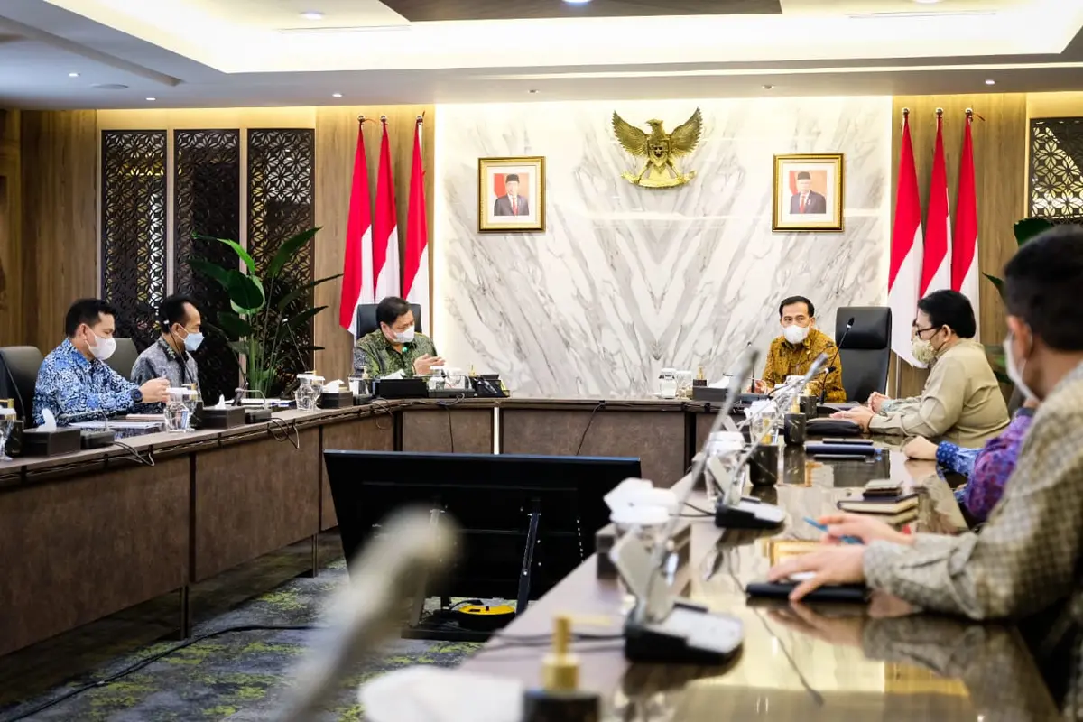 Menteri Koordinator Bidang Perekonomian Airlangga Hartarto menerima kunjungan jajaran Ombudsman di kantor Kemenko Perekonomian, Selasa 18 Mei 2021. Dok Kemenko