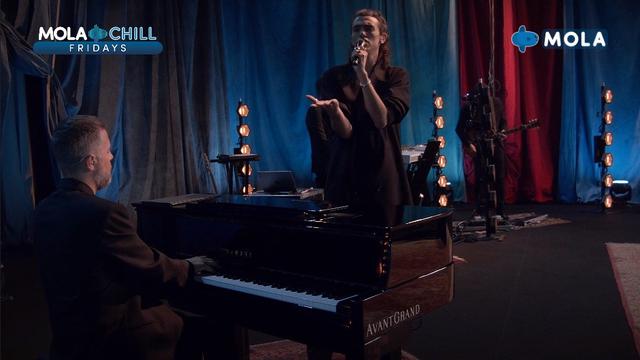 Penyanyi asal Italia, Michele Bravi