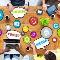 Ilustrasi pekerjaan di media sosial. (monster.com)