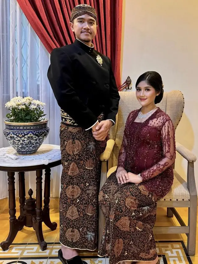 Gaya Erina Gudono mengenakan kebaya saat hamil. [@erinagudono]