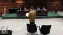 Mantan Mentri Agama, Suryadharma Ali (SDA) saat mengikuti Sidang Di Pengadilan Tipikor, Jakarta, Senin (7/9/2015). Mantan Ketua Umum PPP ini bahkan menyebut proses hukum yang dilakukan KPK merupakan tragedi bagi keluarganya. (Liputan6.com/Helmi Afandi)