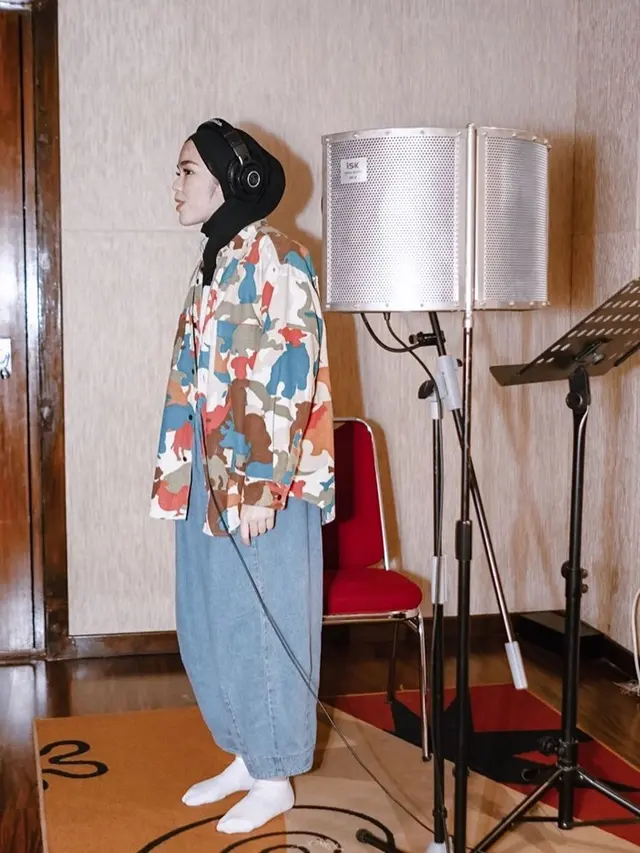 Selalu Tampil Modis, Ini 6 Potret OOTD Sivia Azizah yang Bisa Jadi