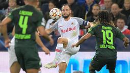 Andreas Ulmer. Bek kiri Austria yang kini memasuki musim ke-14 bersama RB Salzburg di Liga Austria ini kini berusia 36 tahun, 3 bulan dan 24 hari. Ia juga jauh lebih tua dari pelatih RB Salzburg saat ini, Matthias Jaissle yang kini menginjak usia 33 tahun, 10 bulan dan 18 hari. (AFP/Joe Klamar)