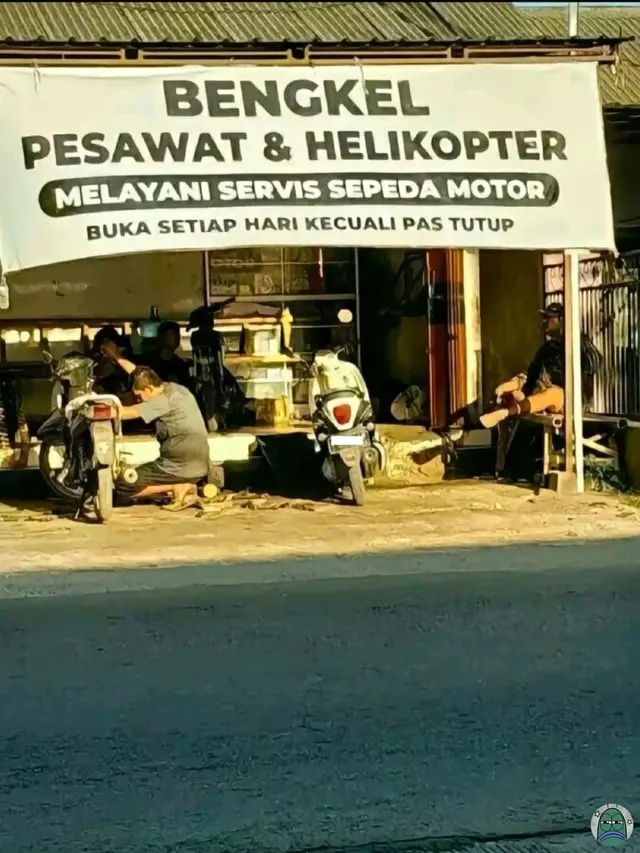 8 Potret Tulisan di Spanduk Jualan Ini Kocak Banget, Enggak Habis Pikir
