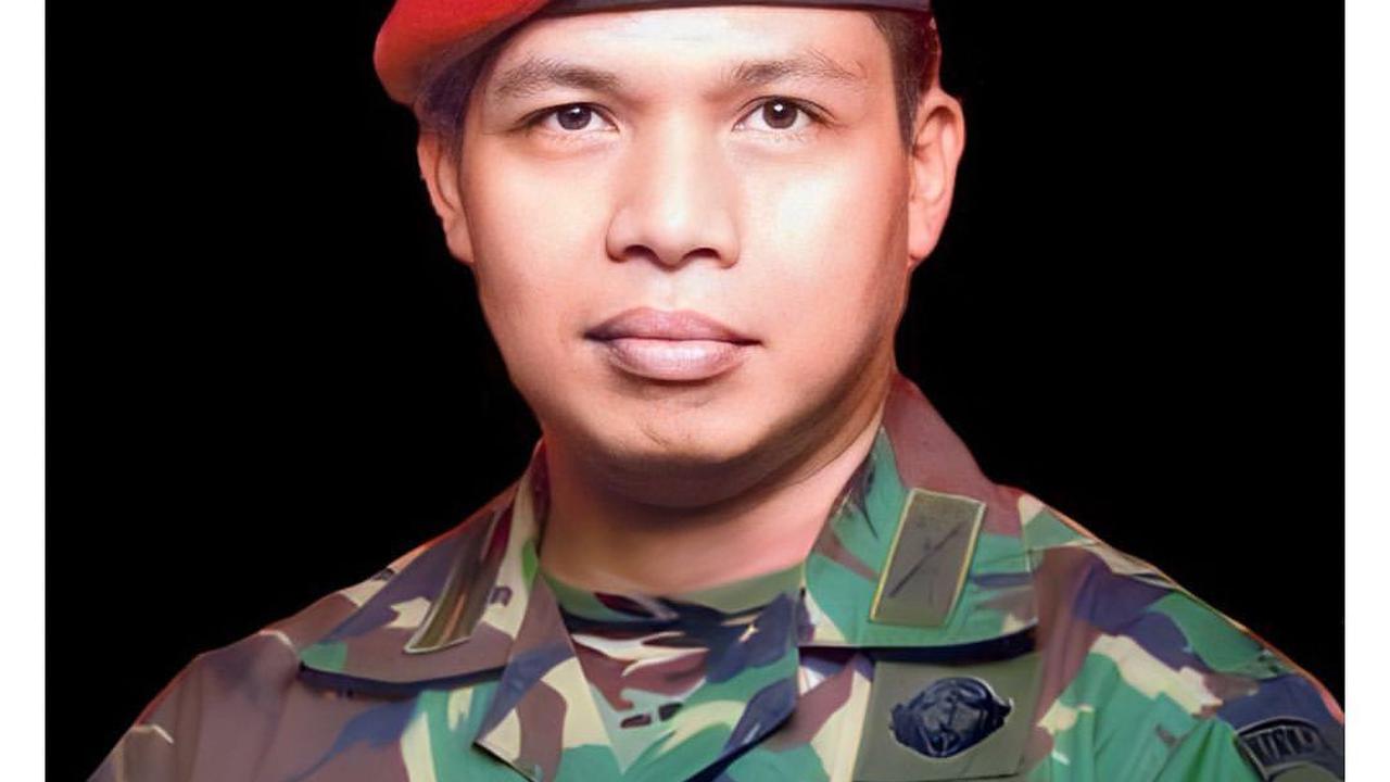 Kepala Staf Komando Cadangan Strategis Angkatan Darat (Kas Kostrad) Mayjen Farid Makruf bagikan foto lawasnya saat masih menjadi perwira muda.