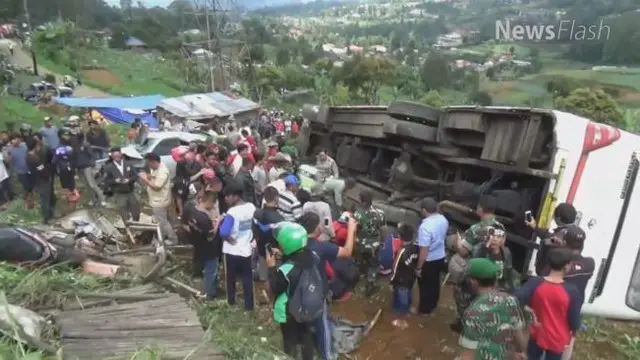 Polres Cianjur telah memeriksa pemilik bus pariwisata Kitrans untuk mengungkap kecelakaan di Jalur Puncak, Desa Ciloto, Kecamatan Cipanas, Cianjur, Jawa Barat. 