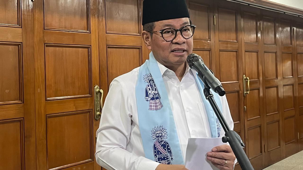 Gubernur DKI Jakarta, Pramono Anung di Balai Kota DKI Jakarta, Jumat (31/10/2025), saat mengungkap biang kerok banjir di Kemang Raya
