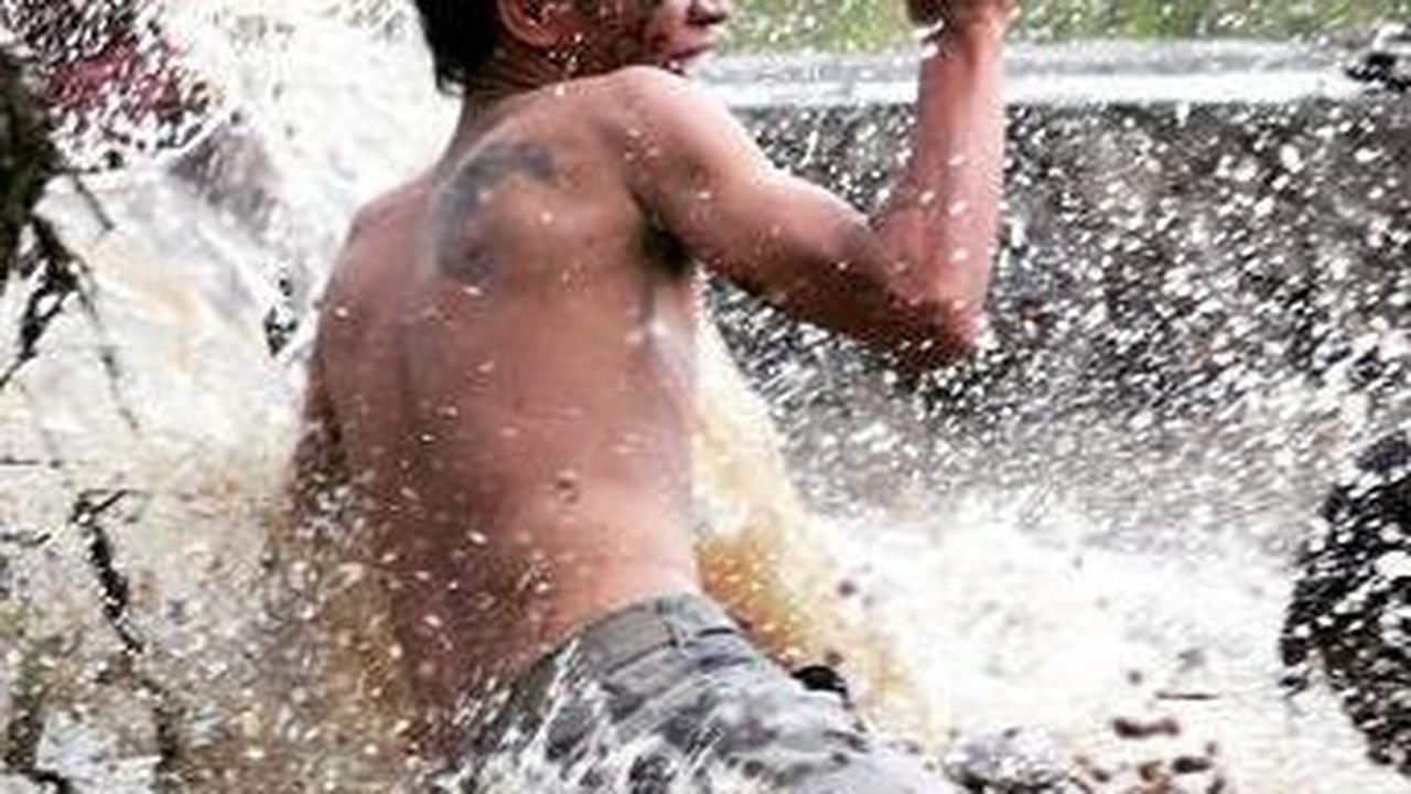 Mengenal Tradisi Popokan Lempar Lumpur di Semarang, Berawal dari Usir Harimau