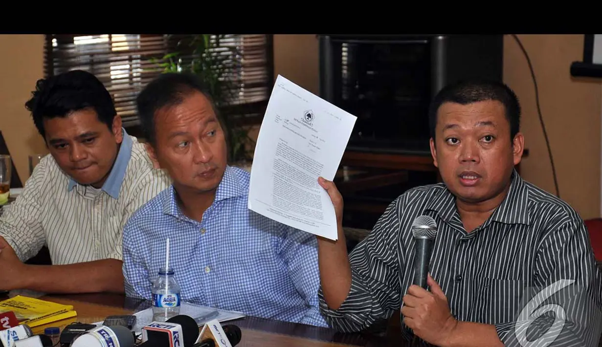 Keputusan Partai Golkar memecat 3 kadernya berbuntut panjang. Ketiganya berniat melayangkan gugatan perdata, kawasan SCBD Sudirman, Jakarta, Rabu (20/8/2014) (Liputan6.com/Miftahul Hayat)