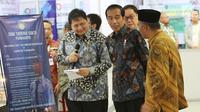 Presiden Jokowi didampingi Menperin Airlangga Hartanto dan Mendikbud Muhadjir Effendy dalam peluncuran vokasi tahap III yang link and match antar Sekolah Menengah Kejuruan (SMK) di Jawa Barat dengan industri, Jumat (28/7). (Liputan6.com/Angga Yunani)