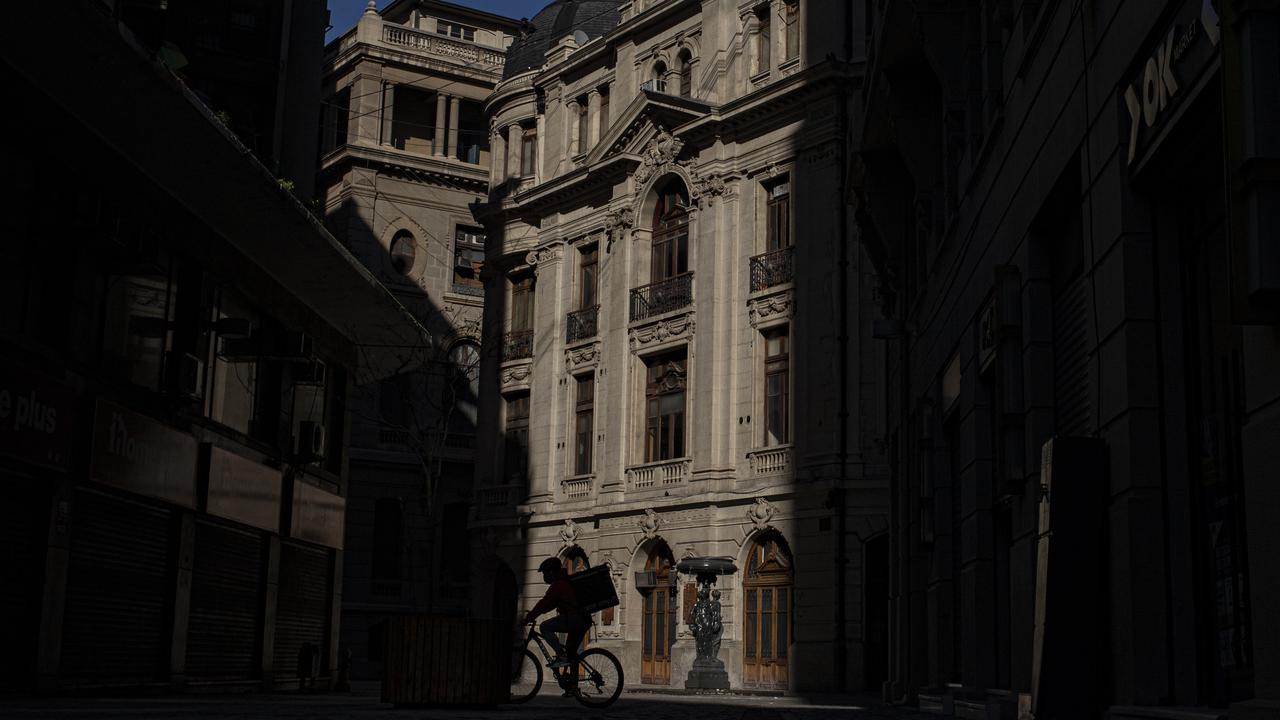 Potret Ibu Kota Chile yang Kembali Terapkan Karantina Covid-19