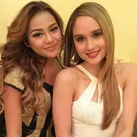 Cinta Laura dan Aurel Hermansyah. (Instagram/allartis)