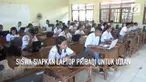 Pelaksanaan Ujian Nasional Berbasis Komputer di Kupang, Nusa Tenggara Timur dengan cara pihak sekolah meminjam 180 unit laptop milik orang tua siswa.