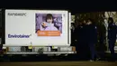 Sebuah kargo yang memuat boks-boks vaksin COVID-19 Sinovac asal China tiba di Bandara Esenboga di Ankara, Turki, pada 30 Desember 2020. Gelombang pertama sebanyak 3 juta dosis vaksin COVID-19 Sinovac asal China tiba di ibu kota Turki, Ankara, pada Rabu pagi waktu setempat. (Xinhua/Mustafa Kaya)