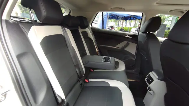 Jok kulit Volkswagen T-Cross (Arief A/Liputan6.com)