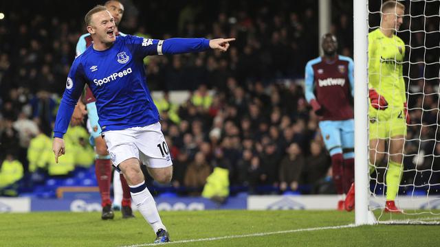 Wayne Rooney Cetak Gol Cantik ke Gawang West Ham