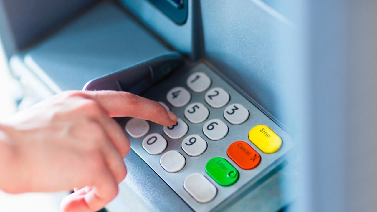 Fungsi Titik Kecil di Tombol 5 pada Mesin ATM