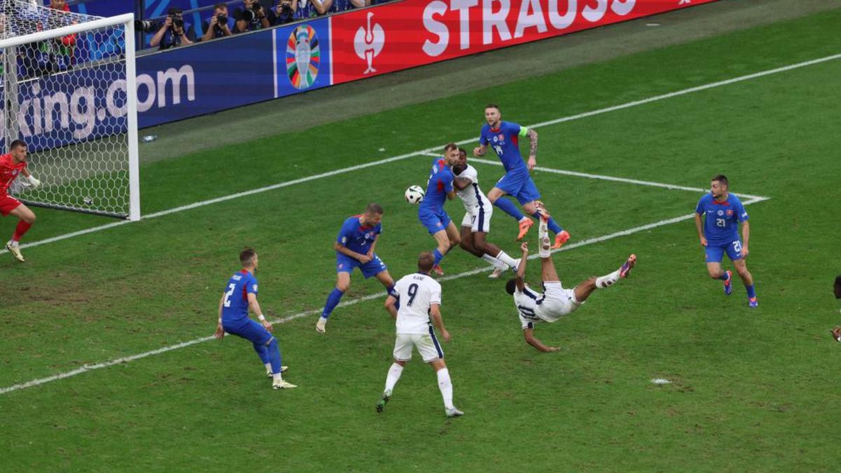 Hasil Inggris Vs Slovakia di Piala Eropa 2024: Dramatis! Gol Salto Jude Bellingham Paksa Laga Lanjut Extra Time