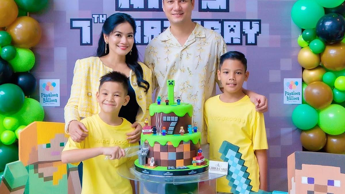 6 Gaya Kompak Titi Kamal dan Christian Sugiono Rayakan Ulang Tahun Sang Buah Hati, Usung Tema Game Minecraft
