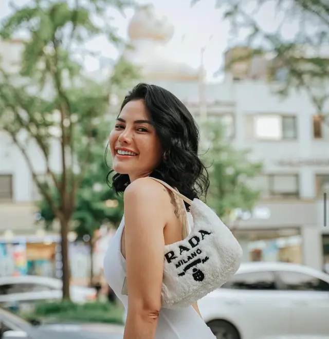 4 Seleb cantik ini sudah siapkan warisan berupa rumah untuk anaknya yang masih kecil