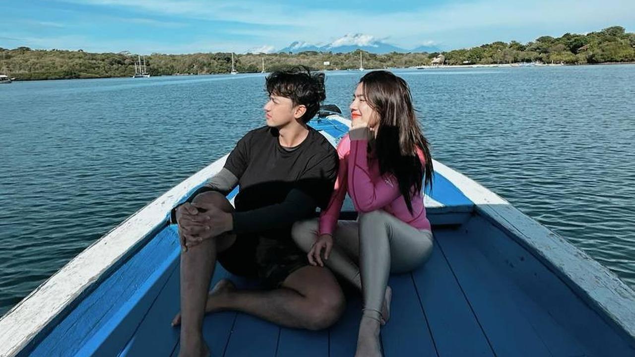 Pakai Baju Renang Panjang dan Legging