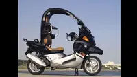 Ini Sosok Skuter Pertama BMW yang Pakai Atap Pelindung
