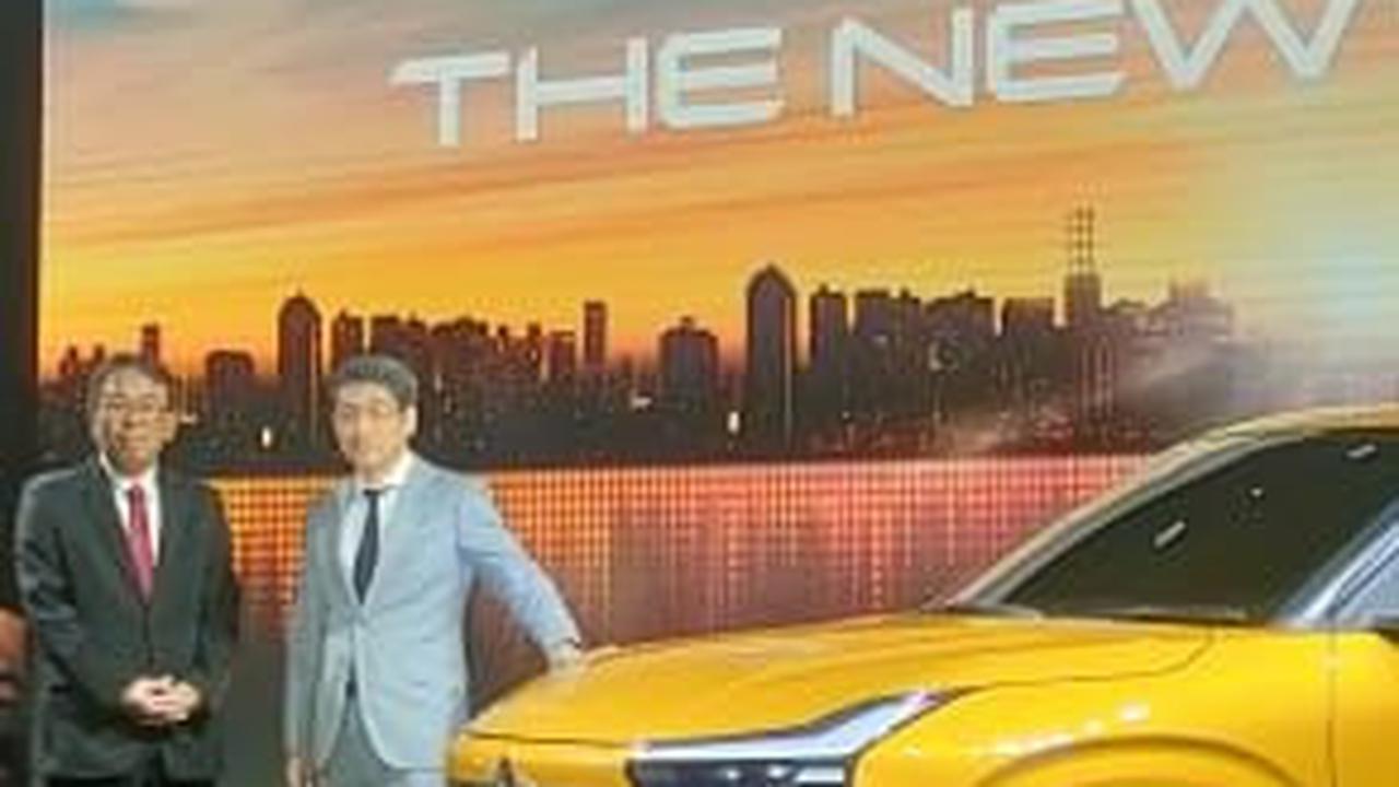 Pertama di dunia, Mitsubishi Motors Memamerkan Model Produksi New SUV di Jakarta, Senin (31/7).