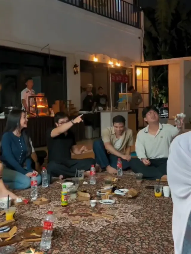 Potret Halaman Belakang Rumah Umi Pipik Saat Buka Bersama (Instagram _ummi_pipik_)