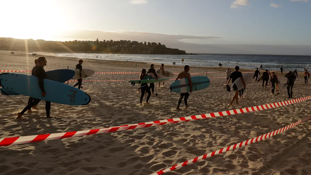 Covid-19 Terkendali, Warga Australia Serbu Pantai Bondi