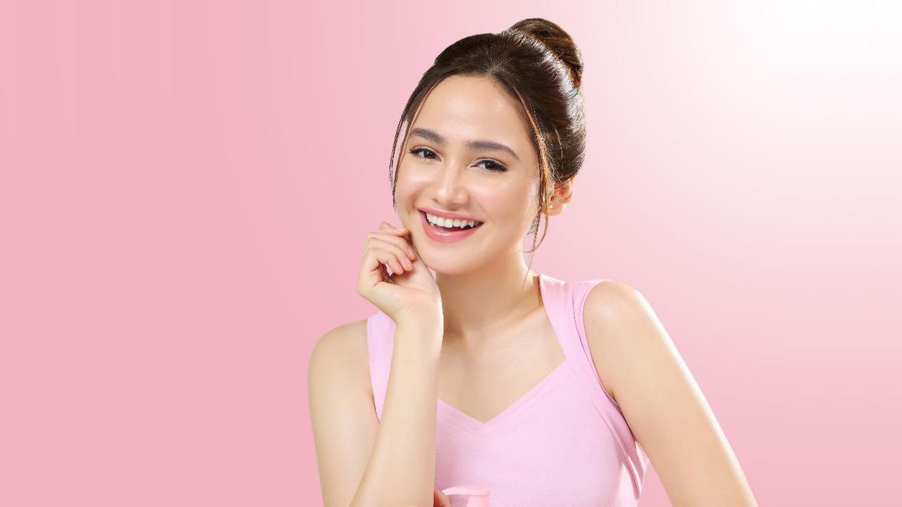 3. Glad2Glow Pomegranate 10% Niacinamide Power Bright White Serum<br>