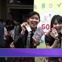 Meskipun sibuk di berbagai kegiatan dan teater, para anggota JKT48 mencoba untuk membagi waktu sebaik mungkin antara bermain, karir, dan pendidikan.