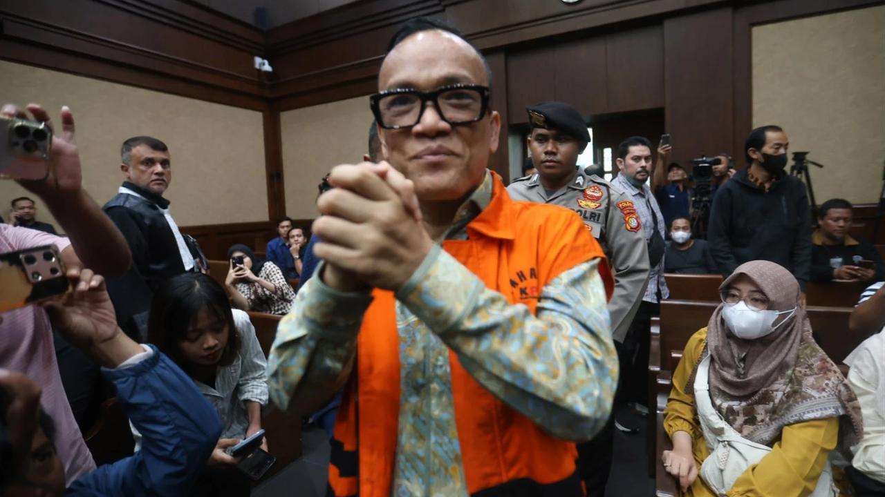 FOTO: Eks Wamenaker Noel Ebenezer Hadiri Sidang Perdana Kasus Pemerasan Sertifikat K3