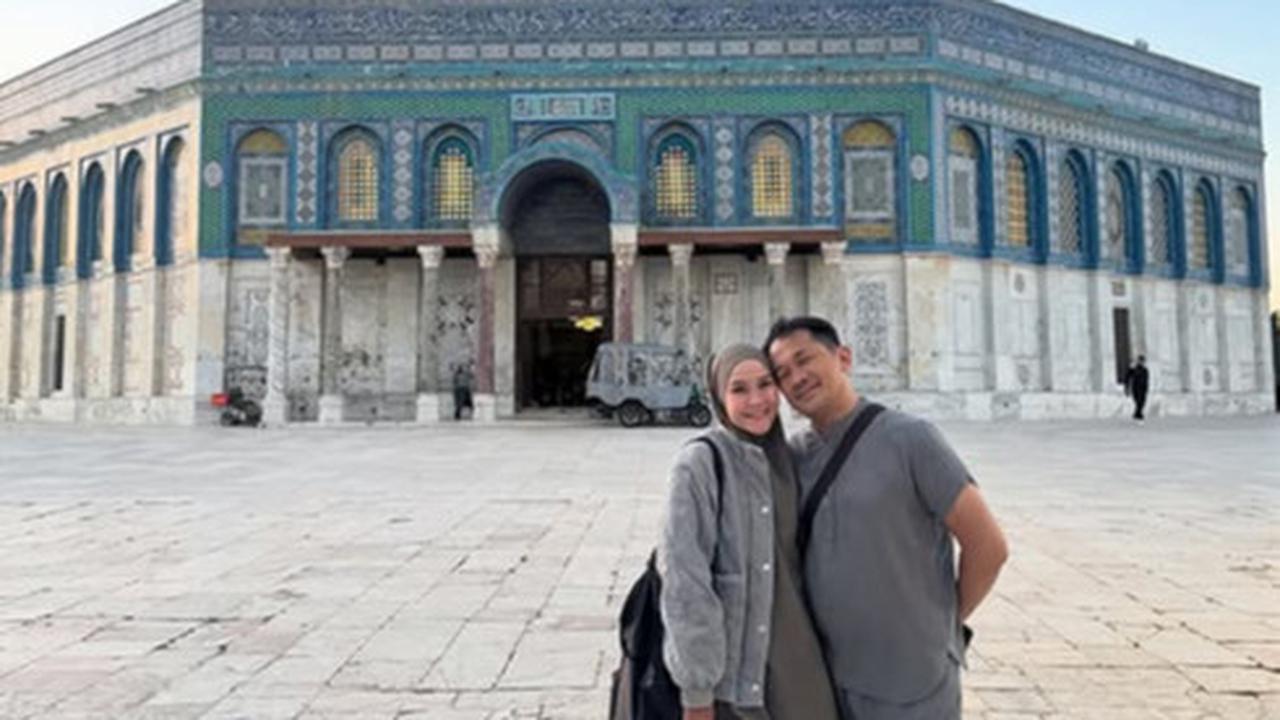 5 Potret Hanung Bramantyo Nyusul Zaskia Adya Mecca ke Palestina, Lewati Perbatasan Israel Penuh Ketegangan