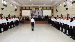 Suasana upacara pembukaan Pemusatan Pendidikan dan Pelatihan (Pusdiklat) Paskibraka Nasional 2017 di PP-PON Cibubur, Jakarta, Rabu (26/7). Pusdiklat Paskibraka Nasional 2017 dibuka oleh Menpora Imam Nahrawi. (Liputan6.com/Yoppy Renato)