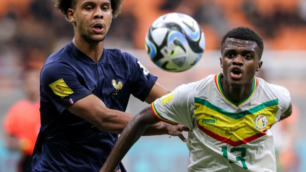Timnas Prancis U-17 berhasil mengamankan tiket menuju babak 8 besar atau perempat final Piala Dunia U-17 2023 setelah mengalahkan Timnas Senegal U-17 di babak 16 besar.<br>
